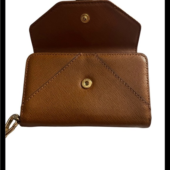 Michael Kors Elegant Brown Clutch - Picture 3 of 4